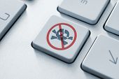 pic of sculling  - Anti piracy button on the keyboard - JPG 