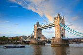 picture of bridge  - Tower Bridge - JPG 