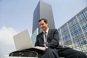 picture of shareholders  - Trader working outside the office - JPG 